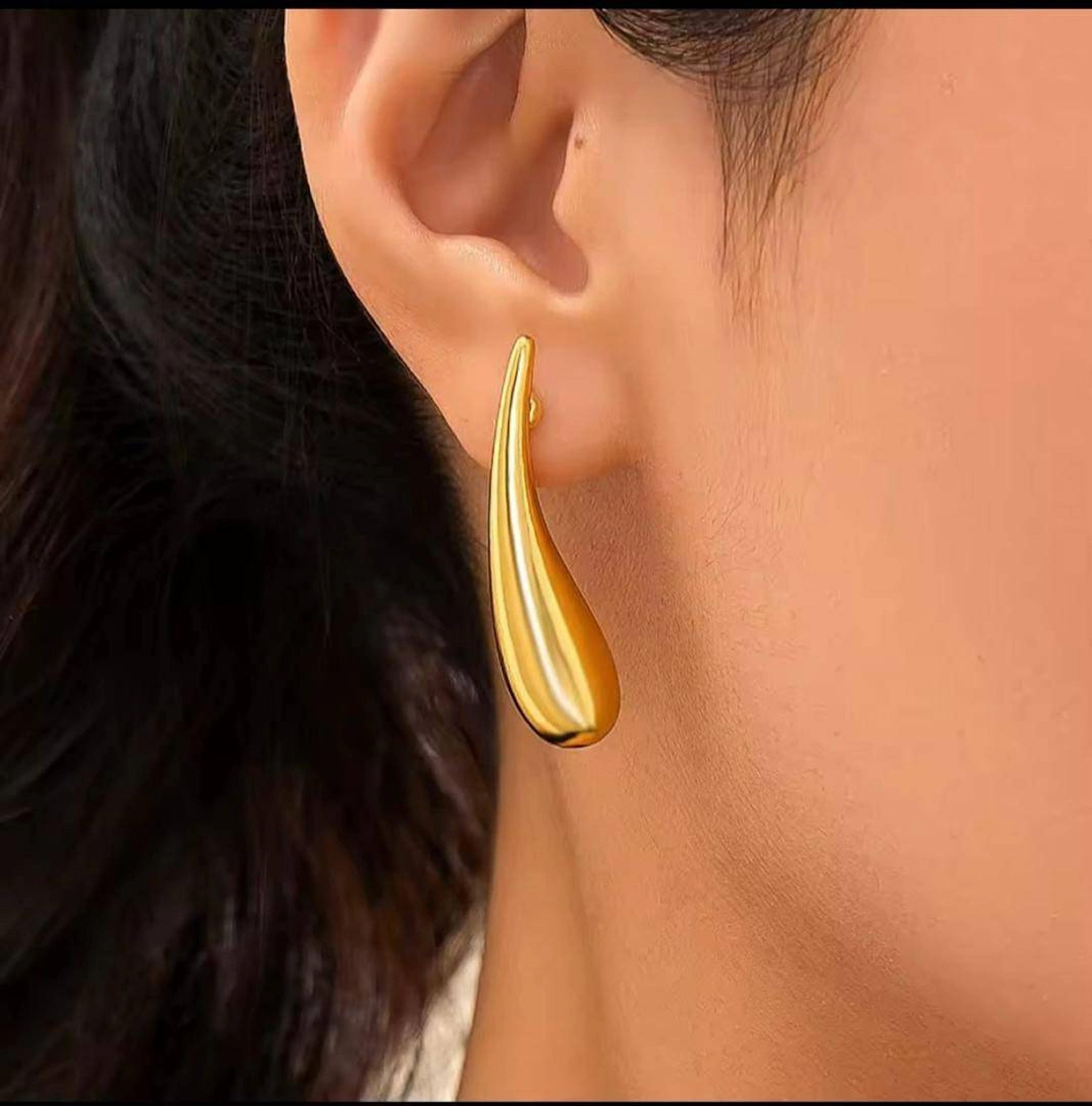 Hereni za Dhahabu - Sleek Teardrop Hoop
